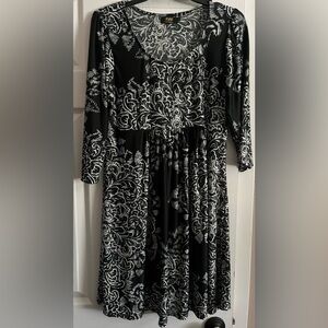 R & B Collection Dress Size L in  Black & White